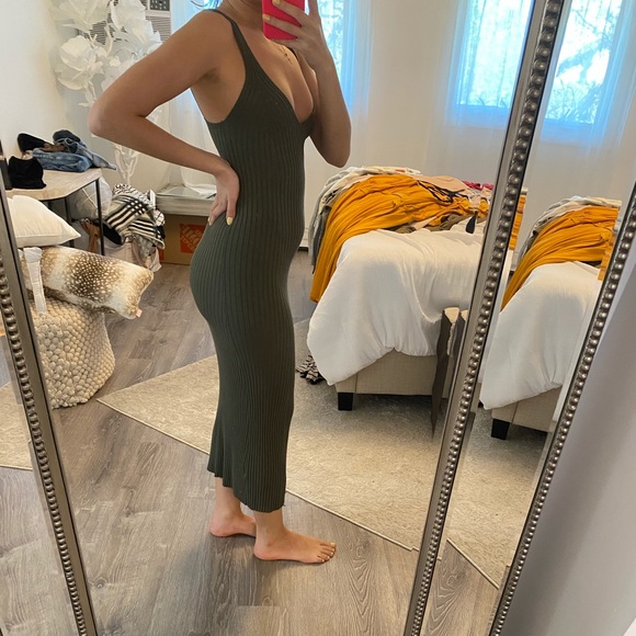 Ribbed Olive midi dress